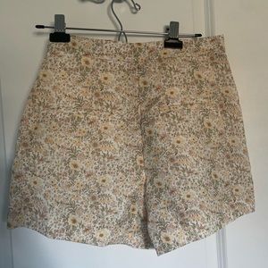 floral print shorts